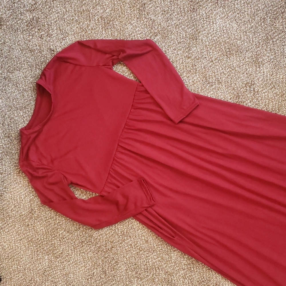 Maroon long sleeve dress w/ pockets
